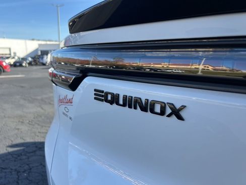 New 2026 Chevrolet Equinox EV LT w/ LPO, Blackout Package FWD image 12