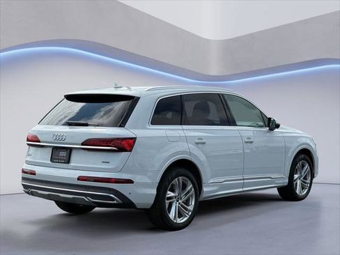 Used 2023 Audi Q7 3.0T Premium Plus w/ Premium Plus Package AWD/4WD image 9