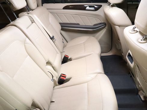 Used 2013 Mercedes-Benz GL 320 BlueTEC 4MATIC image 16