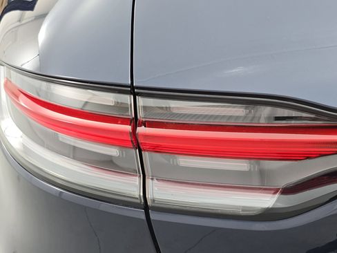 Used 2021 Porsche Macan image 35