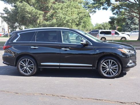 Used 2017 INFINITI QX60 Luxe w/ Premium Plus Package AWD/4WD image 3