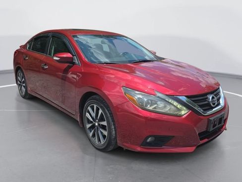 Used 2016 Nissan Altima 2.5 SL w/ 2.5 Technology w/LED Package FWD image 2