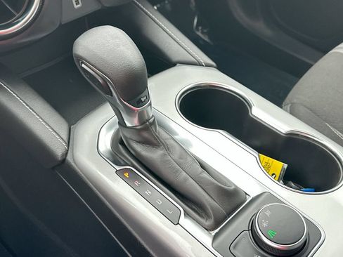 Certified 2025 Chevrolet Blazer LT FWD image 16