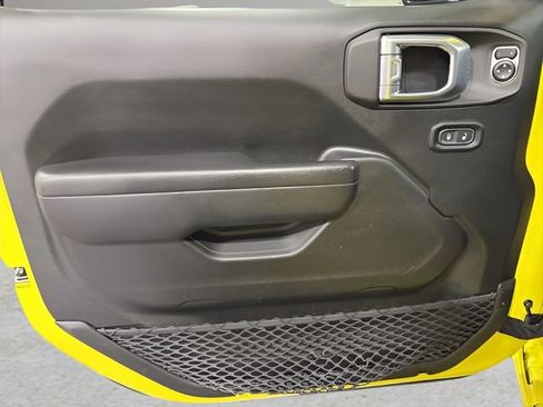 Used 2023 Jeep Wrangler Willys image 9