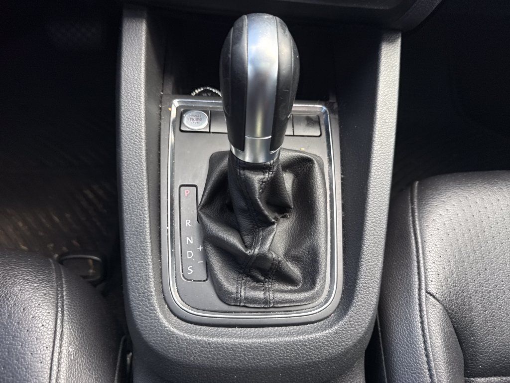 Used 2017 Volkswagen Jetta SE FWD image 26