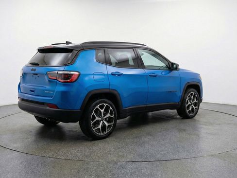 Used 2025 Jeep Compass Limited image 9