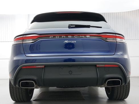 Certified 2026 Porsche Macan AWD/4WD image 6
