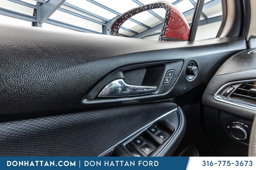 Used 2018 Chevrolet Cruze LT w/ Convenience Package FWD image 12