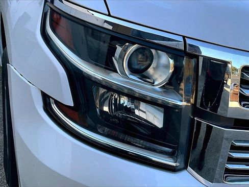 Used 2020 Chevrolet Suburban Premier image 30