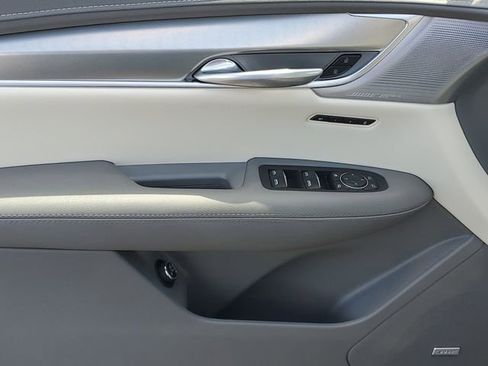 Certified 2023 Cadillac XT5 Premium Luxury FWD image 10