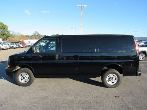 Used 2023 GMC Savana 3500 w/ Driver Convenience Package image 2