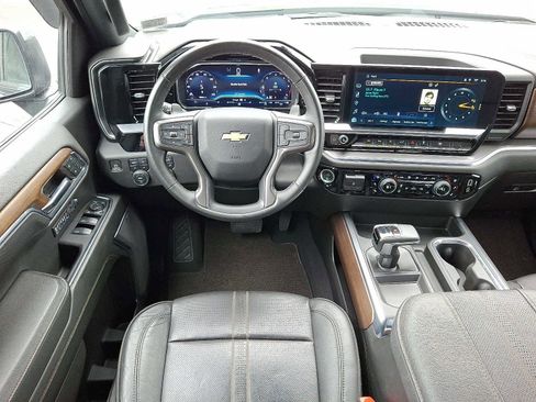 Used 2024 Chevrolet Silverado 1500 High Country AWD/4WD image 11