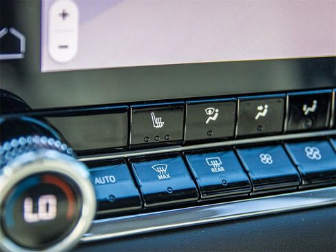 New 2026 GMC Canyon Elevation w/ Convenience Package image 30