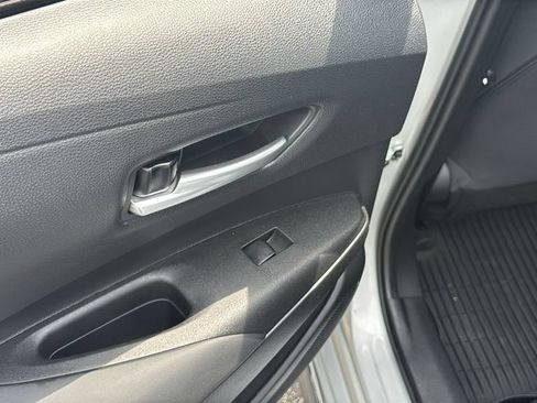 Used 2022 Toyota Corolla SE FWD image 22