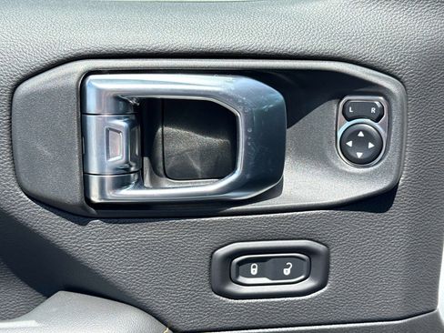 New 2026 Jeep Wrangler Unlimited Sahara AWD/4WD image 19