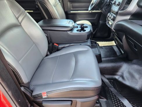 Used 2019 RAM 2500 Tradesman w/ Chrome Appearance Group AWD/4WD image 14
