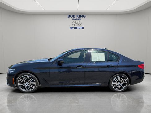 Used 2018 BMW 530e xDrive w/ M Sport Package 2 AWD/4WD image 2