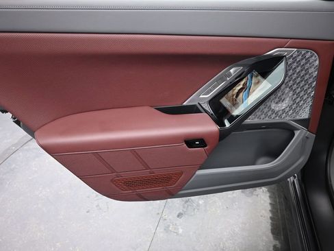 Used 2023 BMW 760i xDrive image 51