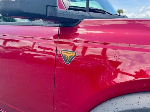 New 2025 Ford Bronco Badlands image 5