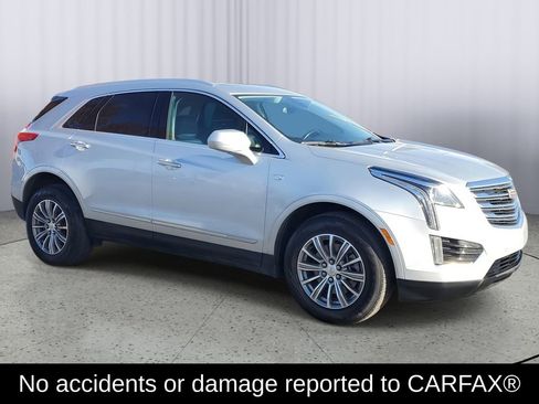 Used 2017 Cadillac XT5 Luxury w/ Driver Awareness Package image 2
