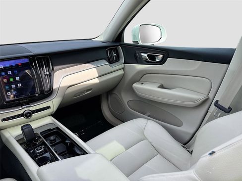 Used 2023 Volvo XC60 B5 Plus w/ Protection Package Premier image 27