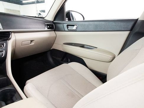 Used 2018 Kia Optima LX FWD image 7