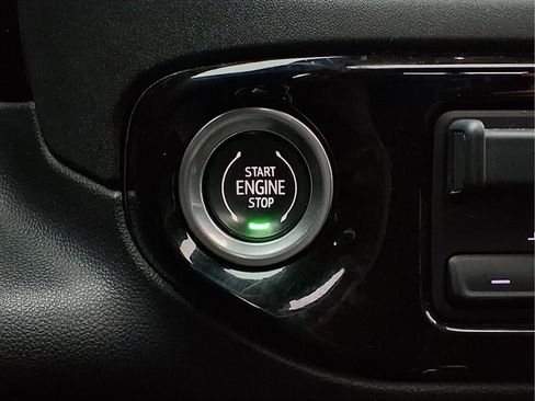 Used 2023 Chevrolet Silverado 1500 ZR2 w/ Technology Package image 12