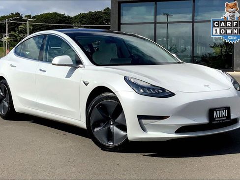 Used 2020 Tesla Model 3 Standard Range Plus image 1