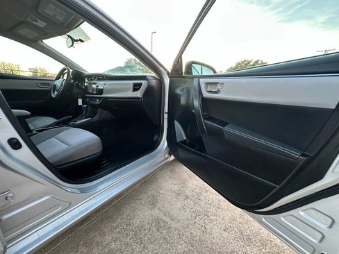 Used 2015 Toyota Corolla LE image 24