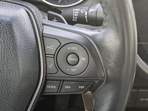 Used 2018 Toyota Camry SE FWD image 23
