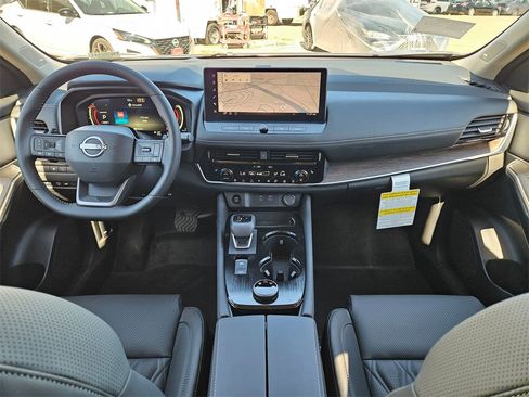 New 2026 Nissan Rogue Platinum image 18