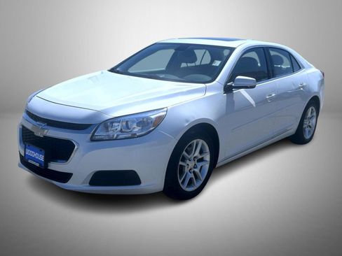 Used 2015 Chevrolet Malibu LT FWD image 1