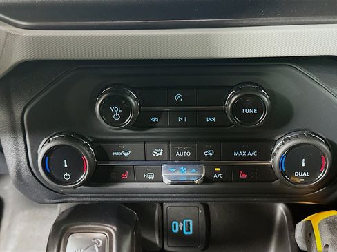 Used 2022 Ford Bronco Badlands w/ Sasquatch Package image 24