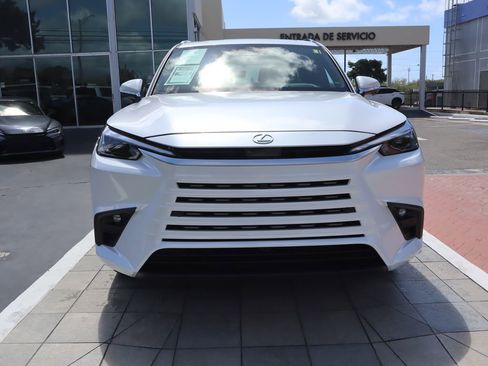 New 2026 Lexus TX 550h AWD Plug-In Hybrid image 2