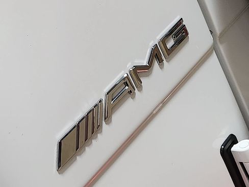 Used 2016 Mercedes-Benz G 63 AMG 4MATIC image 26