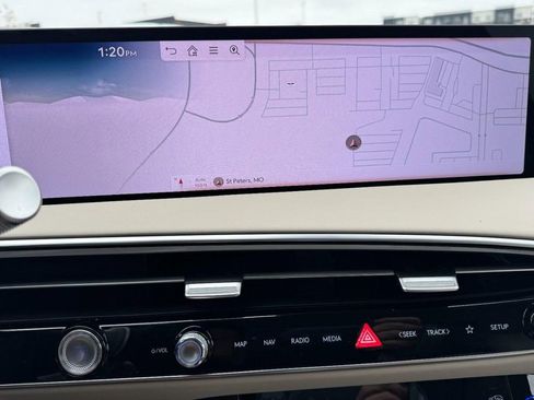 New 2026 Genesis GV70 2.5T Select AWD/4WD image 17