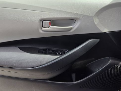 Used 2025 Toyota Corolla LE FWD image 28
