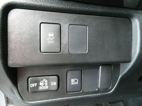 Used 2021 Toyota Tacoma SR5 w/ Technology Package AWD/4WD image 25