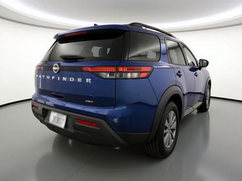 Used 2025 Nissan Pathfinder SV image 9