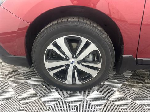 Used 2018 Subaru Outback 2.5i Limited image 13