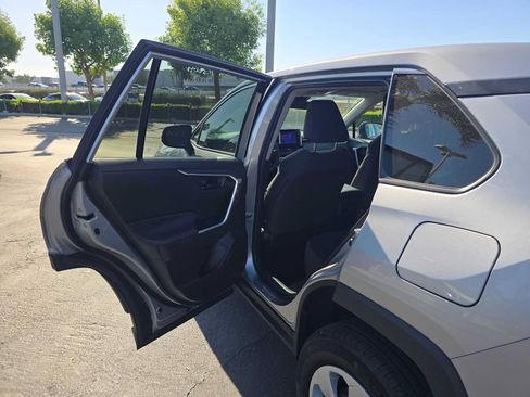 Used 2025 Toyota RAV4 LE FWD image 15