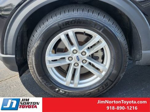 Used 2023 Ford Explorer XLT w/ Equipment Group 202A AWD/4WD image 14