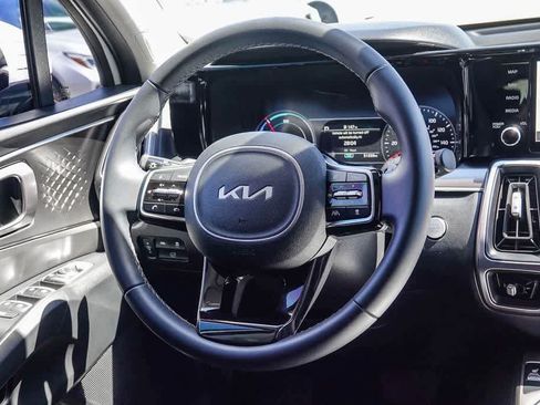 Used 2023 Kia Sorento EX AWD/4WD image 14