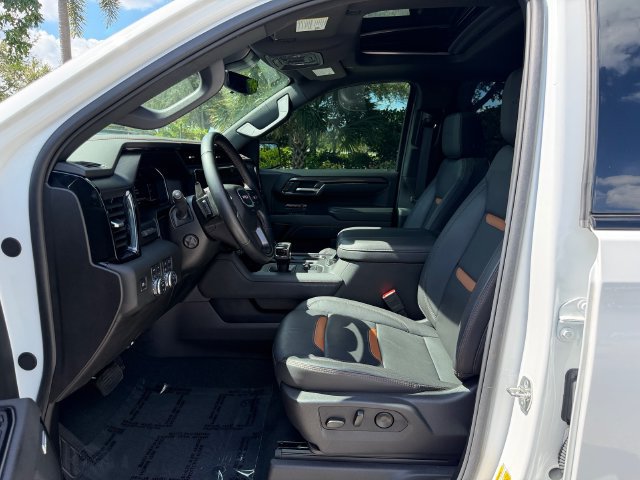 Used 2025 GMC Sierra 1500 AT4 w/ AT4 Premium Package AWD/4WD image 18