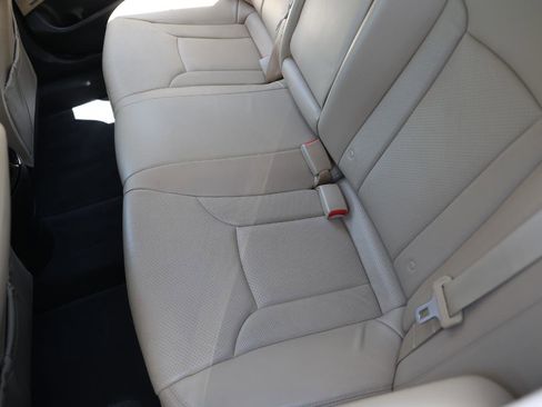 Used 2015 Hyundai Azera Limited FWD image 10