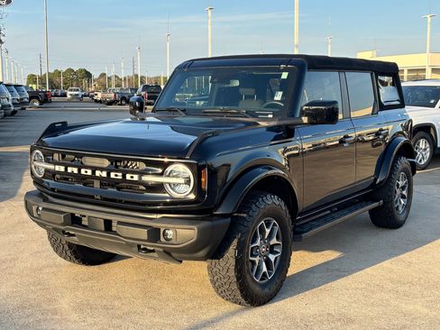 Used 2023 Ford Bronco Outer Banks image 9