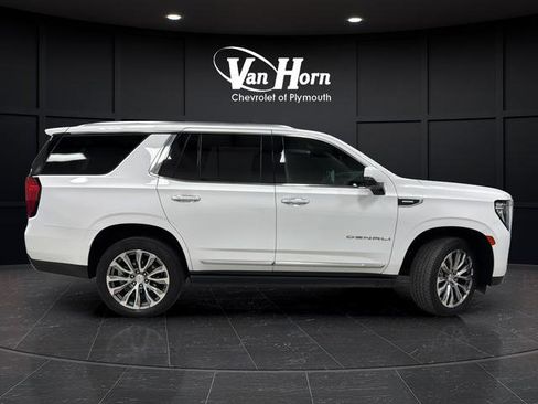 Used 2021 GMC Yukon Denali w/ Denali Premium Package image 5