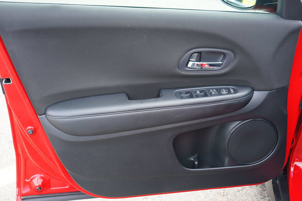 Used 2018 Honda HR-V LX image 12