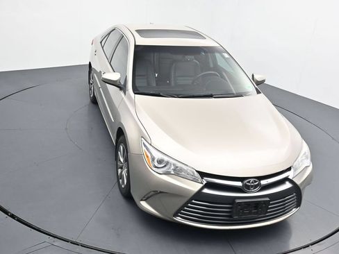 Used 2017 Toyota Camry XLE w/ Moonroof Package FWD image 10