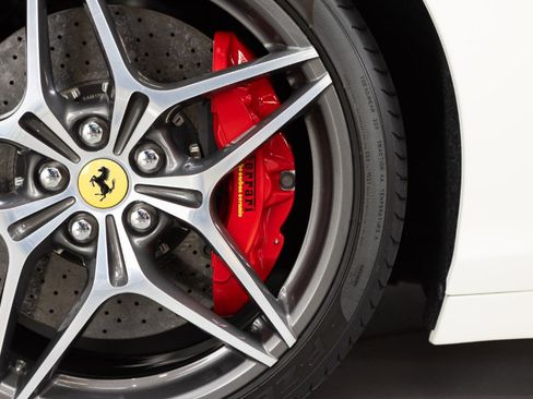 Certified 2016 Ferrari California T image 19